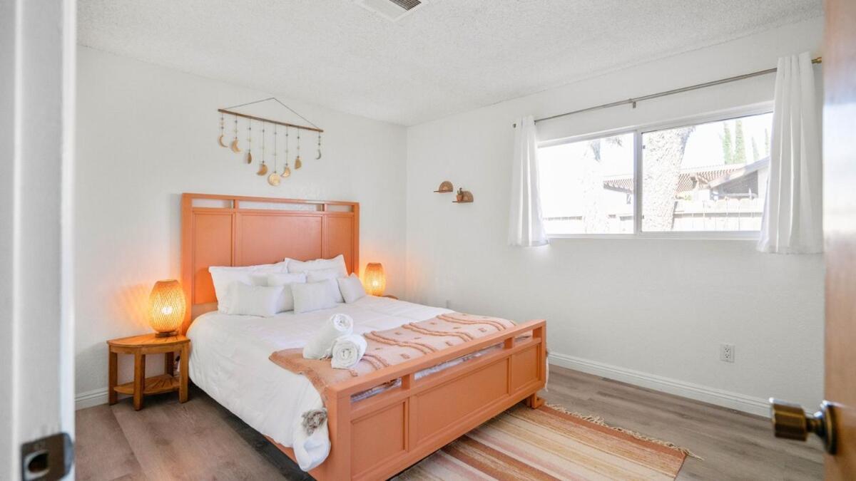 Pet Friendly Starburst House Villa Yucca Valley Exteriör bild